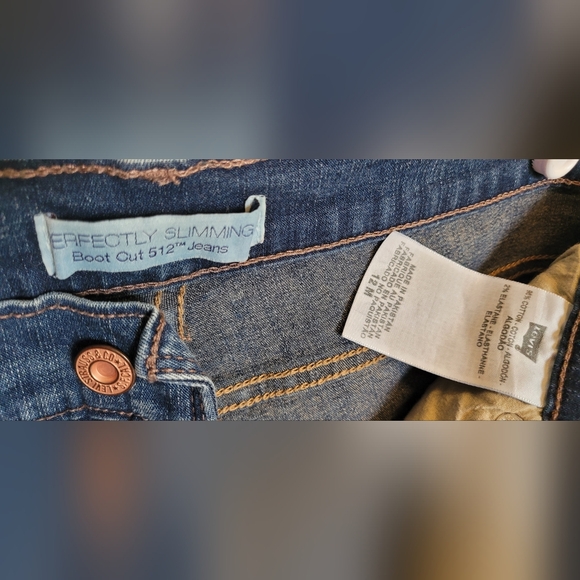 Women's Levi's Perfectly Slimming Boot Cut 512 Size 12M - Picture 4 of 6
